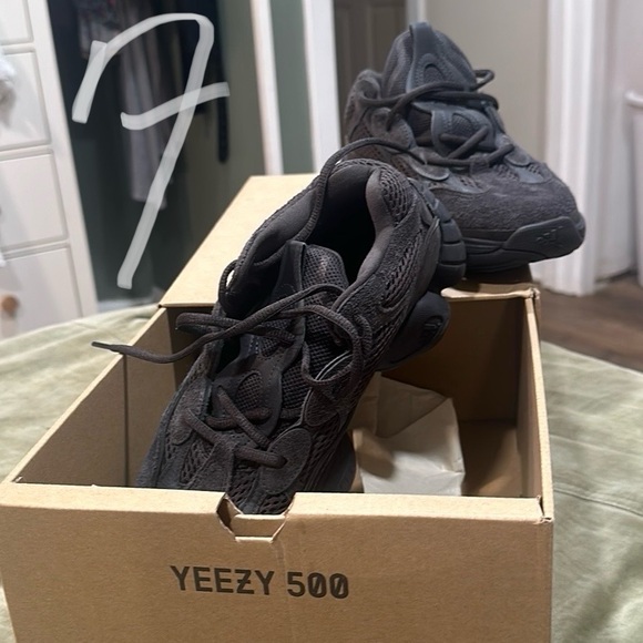 Yeezy Other - Yeezy 500 Excellent condition